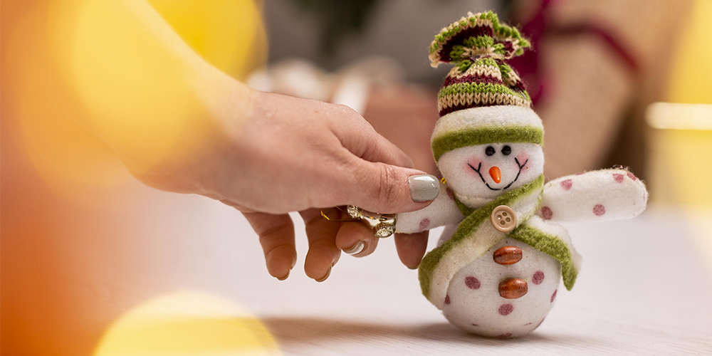 Фигурка из глины на Новый Год